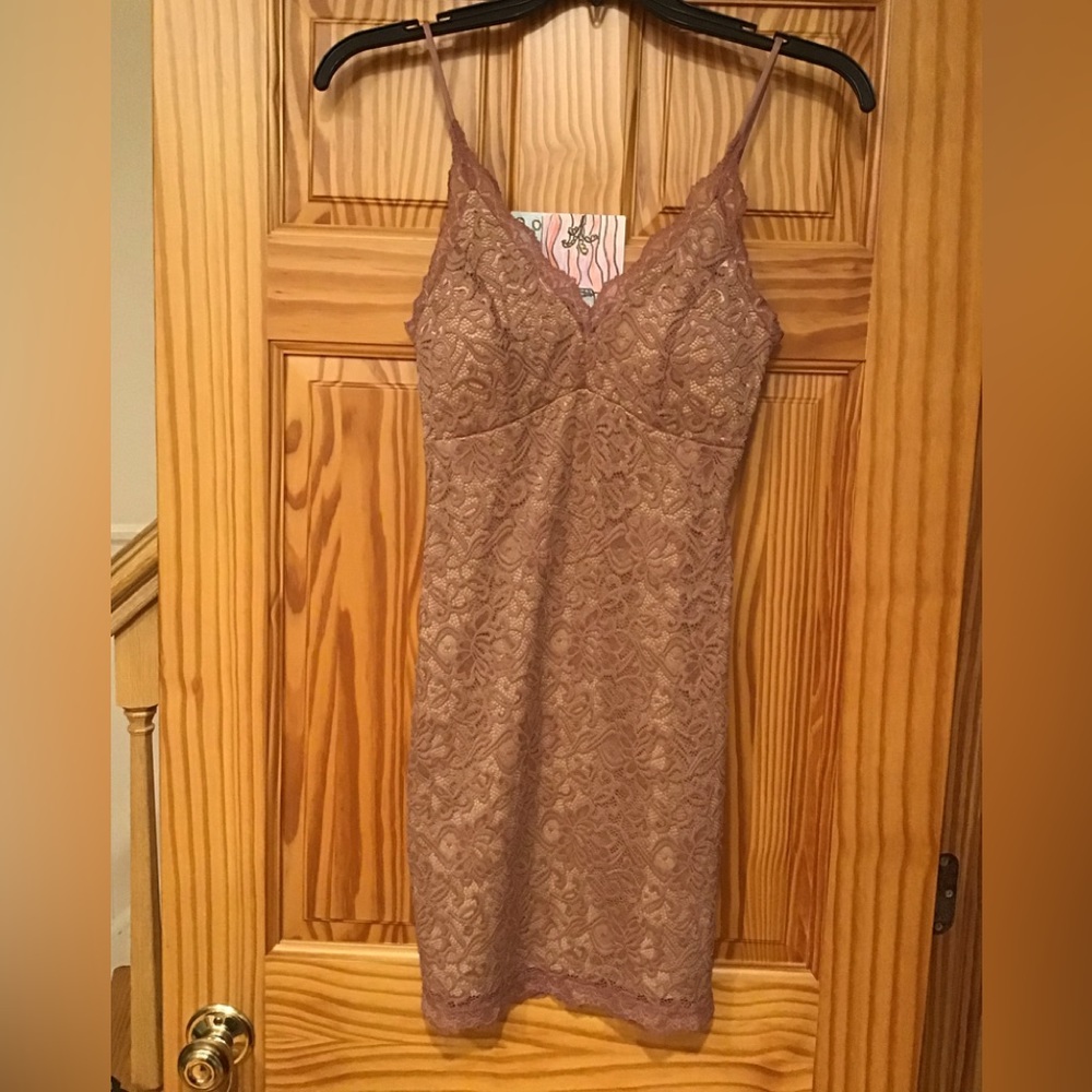NUDE MAUVE LACE BODYCON DRESS A’GACI WOMENS SZ L SPAGHETTI STRAPS CUPS